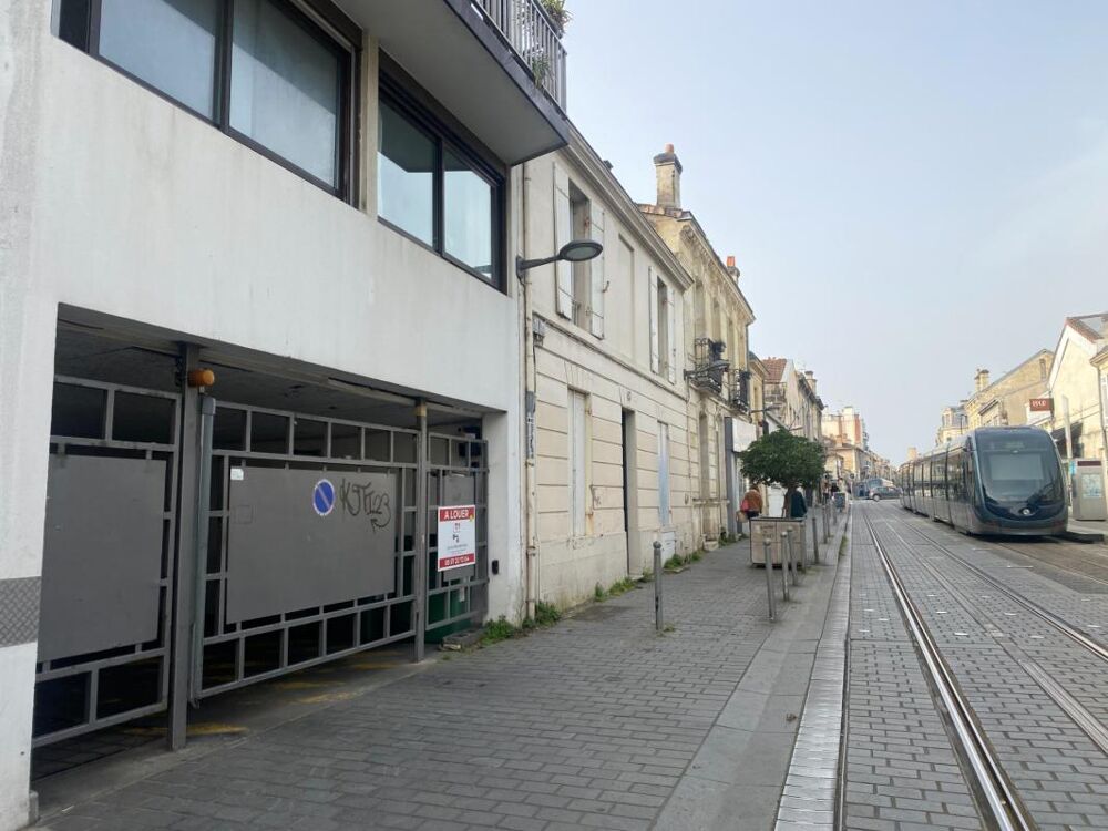 Vente Parking/Garage BORDEAUX A VENDRE PLACE PARKING SECTEUR STADE CHABAN/ORNANO Bordeaux