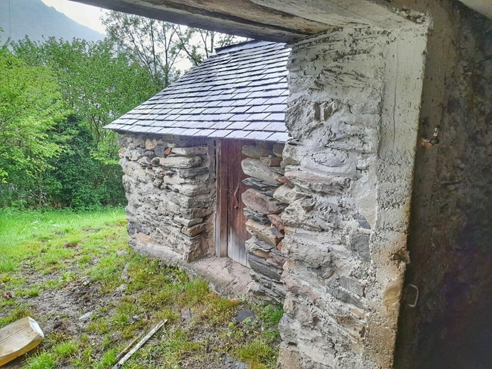 Vente Remise/Grange Deux granges à rénover dans les montagnes Ossaloises Eaux bonnes