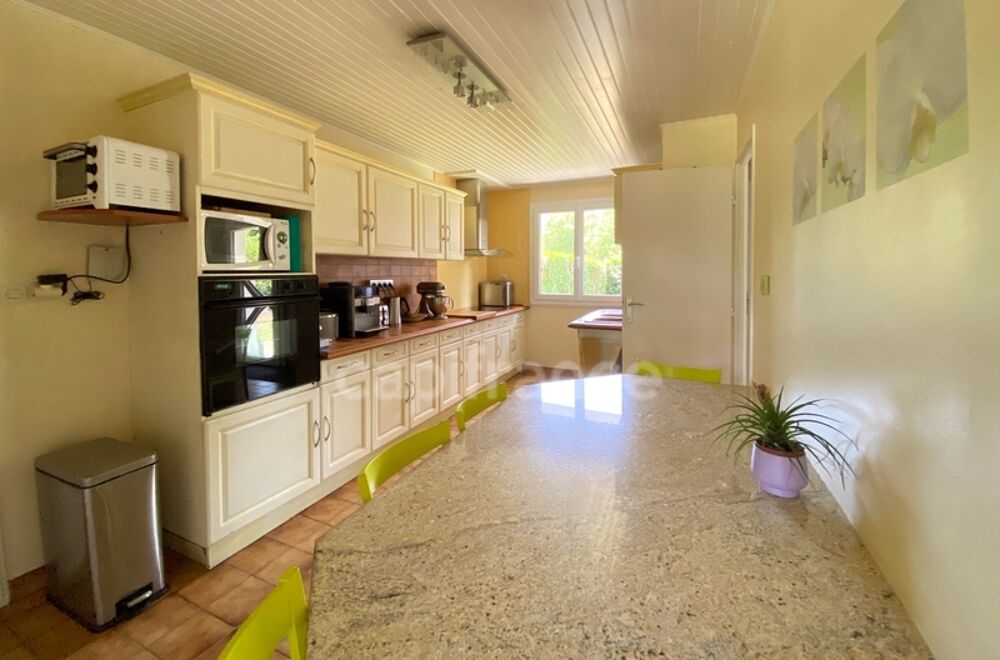 à vendre  Maison Échenevex (01170)