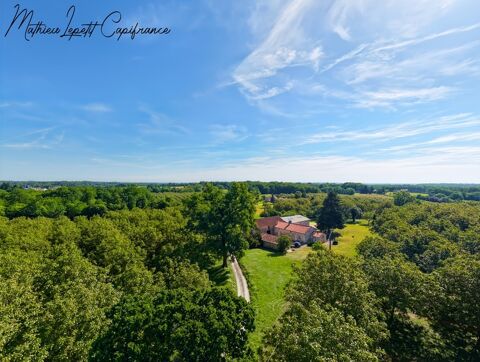 Production de noix avec b&acirc;timents et terres agricoles, irrigation et maison d'habitation 700000 24000 Perigueux