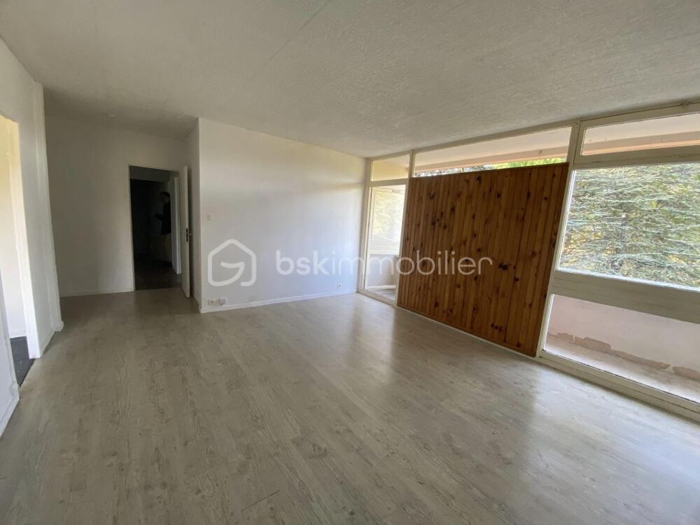 Appartement de type T3 de 61 m² au 4ème étage, 2 chambres + cave