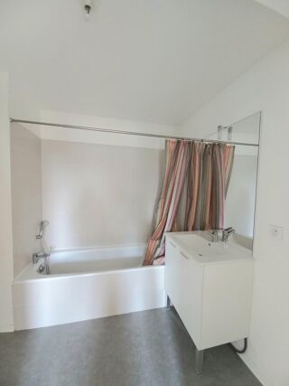  Appartement à louer 2 pièces 37 m²