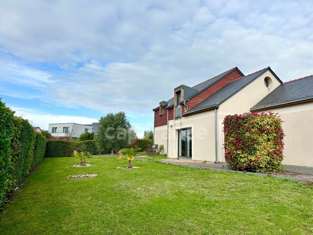 Maison à vendre 5 chambres - vie de plain-pied - jardin 1200m² - à 3 minutes de Doué-la-Fontaine