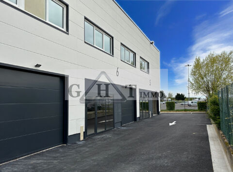 ENTREPOT 183 M&sup2; A VENDRE A FONTENAY TRESIGNY 324000 77610 Fontenay tresigny
