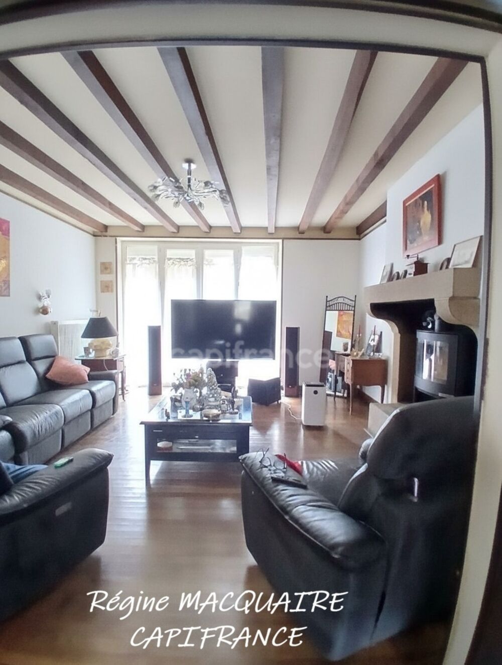 Vente Maison A Vendre -  Maison de bourg rénovée – 190 m² – 5 chambres – équipements modernes : une opportunité rare au centre bourg. MORTAIN Mortain