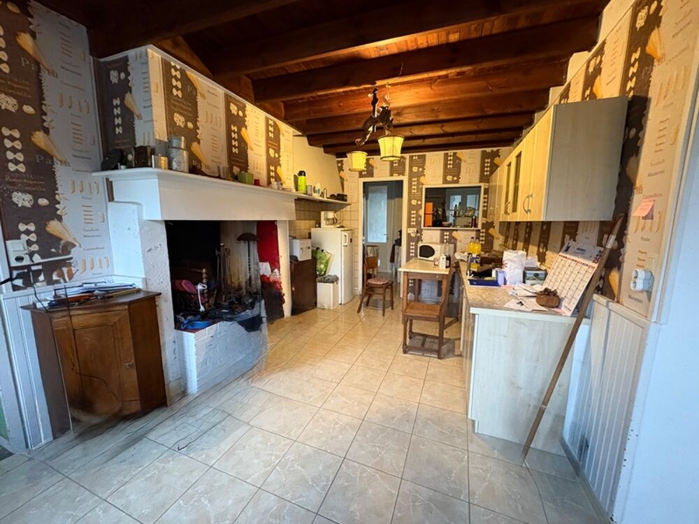 ? Cerisy-la-Salle  Maison mitoyenne dun côté, 126 m² + dépendance de 54 m² (50)