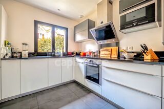  Maison � vendre 8 pi�ces 214 m�