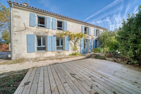   17700 VOUHÉ – ANCIENNE FORGE RÉNOVÉE – 239 M² - Gîte - Piscine Maison - 12 pièce(s) - 239 m²