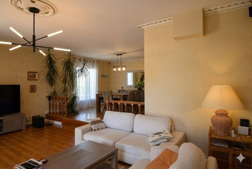 Vente Maison Maison à vendre 7 pièces  (16) ANGOULEME Centre, 5 chambres, 2 garages, 1 piscine Angouleme
