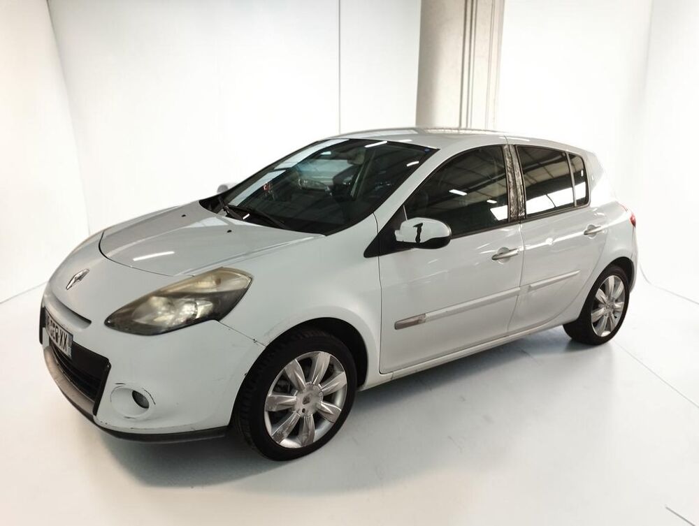 Clio III 1.6 110 EXCEPTION TOMTOM BA 5P 2010 occasion 06640 Saint-Jeannet
