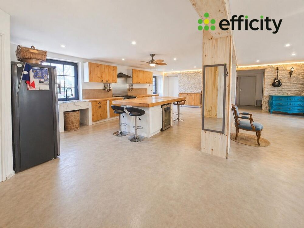 � vendre  Propri�t�/ch�teau Saint-Jean-de-Liversay (17170)