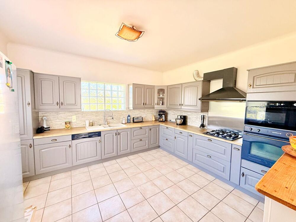 Vente Maison À 10 minutes de la gare LAROCHE-MIGENNES, Maison familiale de 220 m², 6 chambres, sur sous-sol total Brienon sur armancon