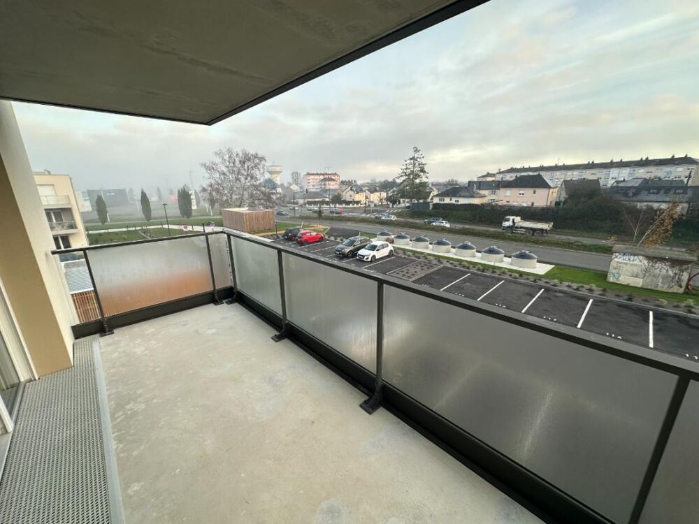 T3 avec balcon et parking à LAVAL