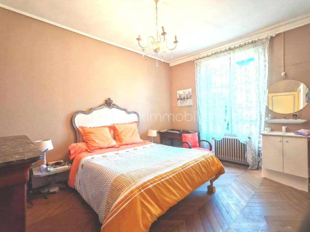 à vendre  Propriété/château Crécy-la-Chapelle (77580)