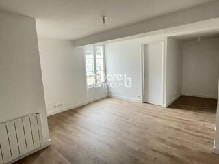 Location Appartement Proximité immédiate Commerces, Apt F2 parfait état, 59.07 m² Dreux