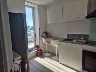  Appartement à louer 6 pièces 110 m²