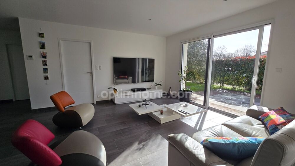 Villa contemporaine dexception  160 m² - 6 pièces à SAUCATS (33)