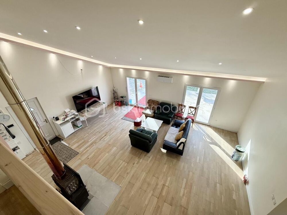 Maison familiale 5 chambres  Rénovée en 2023  La Roche-Chalais
