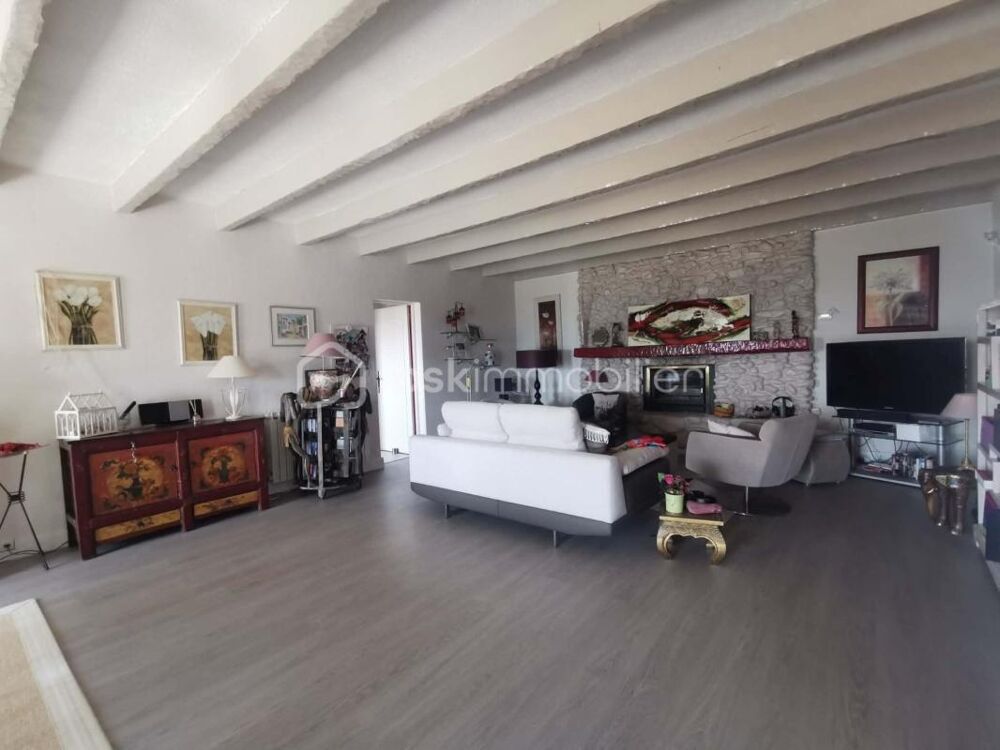 à vendre  Propriété/château Thoard (04380)