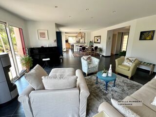  Maison � vendre 8 pi�ces 223 m�