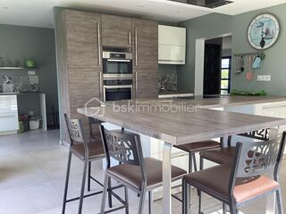  Propri�t�/ch�teau � vendre 10 pi�ces 310 m�