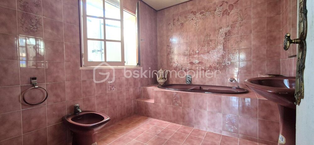  vendre  Proprit/chteau Bormes-les-Mimosas (83230)