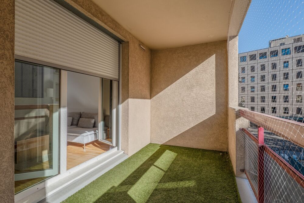 Vente Appartement Appartement à vendre 2 pièces LYON 8EME ARRONDISSEMENT (69) rénové balcon calme Lyon 8