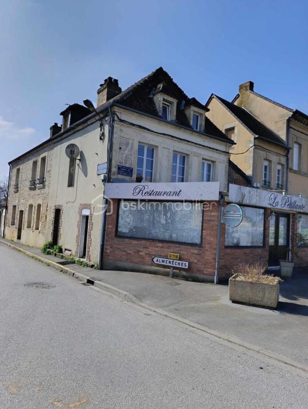 Vente Immeuble Appartement et mur commerciaux Nonant le pin