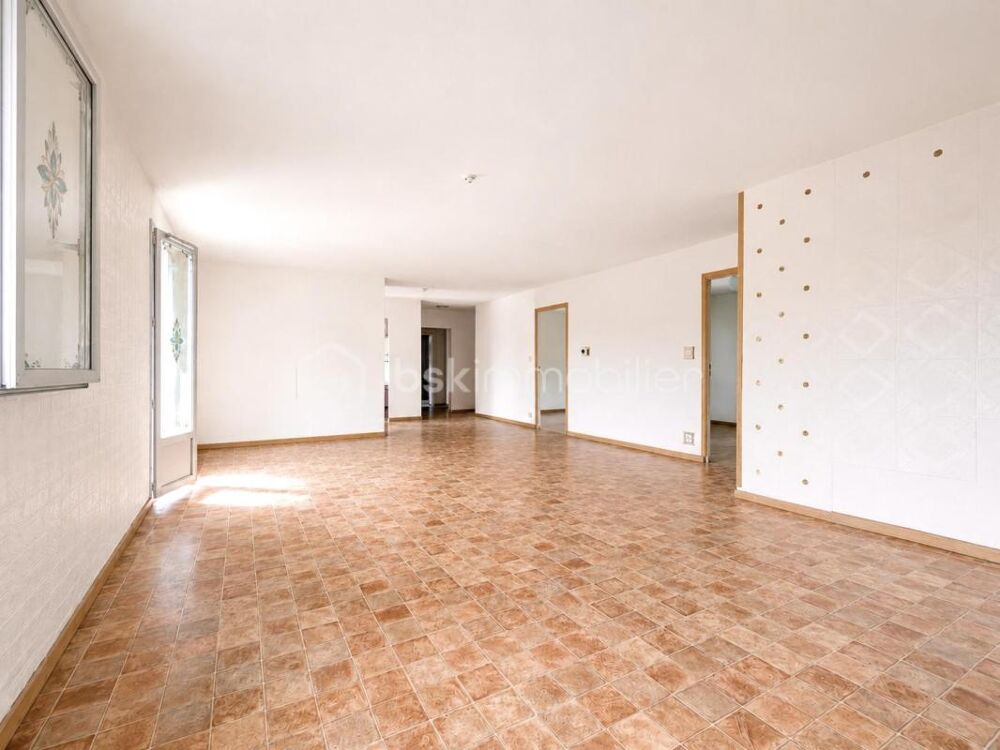 Vente Maison Maison de plain-pied 108 m² - 3 chambres - Jardin clos - Séjour 42 m² Randan