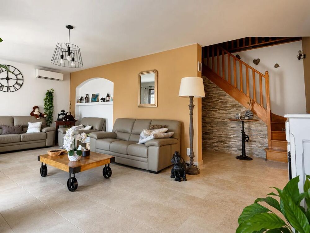 Maison de 6 pièces de 210 m² à Le Bouchage