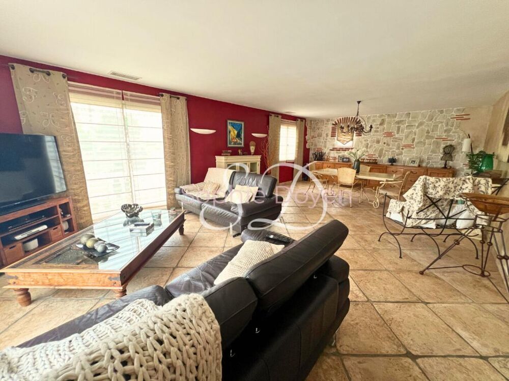 Maison 4 faces - Saint Jean Lasseille - 5 pièces - 140 m2