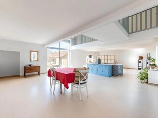  Maison � vendre 7 pi�ces 320 m�