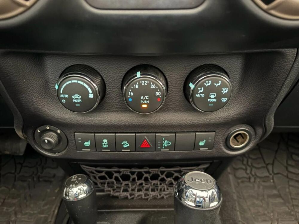 Wrangler 2.8 CRD 200 - 4x4 Command Trac Unlimited 75th Anniversary A 2016 occasion 34500 B&eacute;ziers