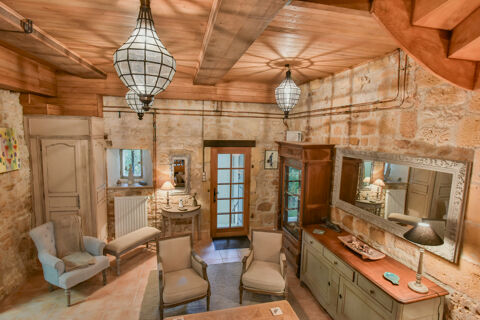   Maison de village atypique , 125m2, 3 chambres, petite garage, piscine et jardin  +/- 500M2 Maison - 6 pice(s) - 125 m