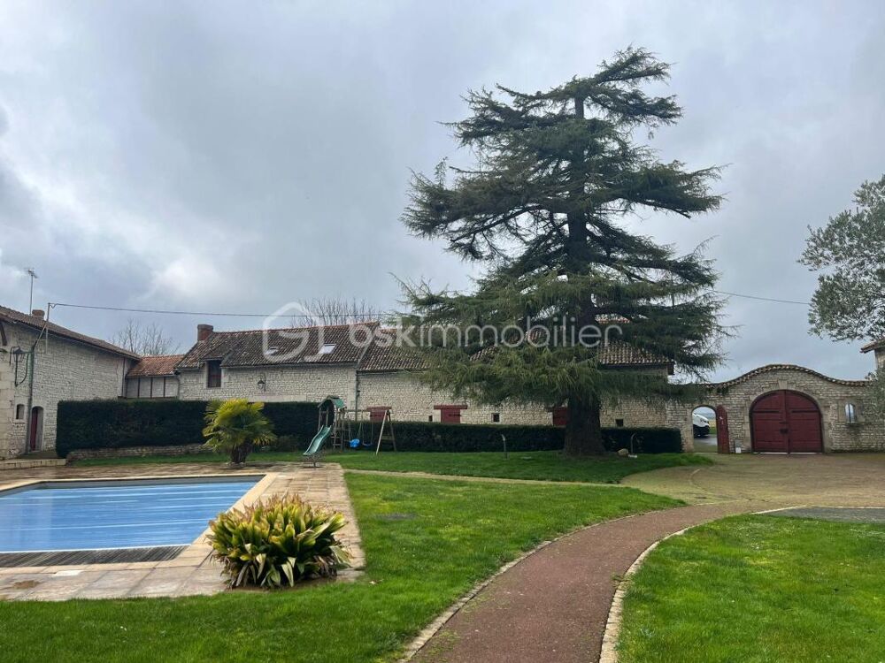 ANCIEN PRIEURÉ RÉNOVÉ  PROPRIÉTÉ DE CHARME AVEC DÉPENDANCES, GITE, PISCINE & TENNIS