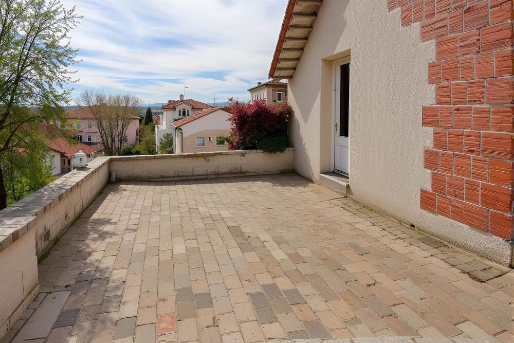 Maison de 117 m² avec fort potentiel  Terrain de 964 m²  Romilly-sur-Seine