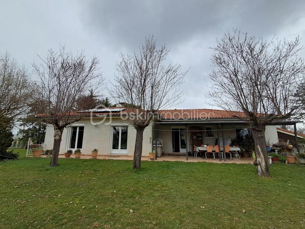Maison spacieuse et rénovée proche de la zone commerciale