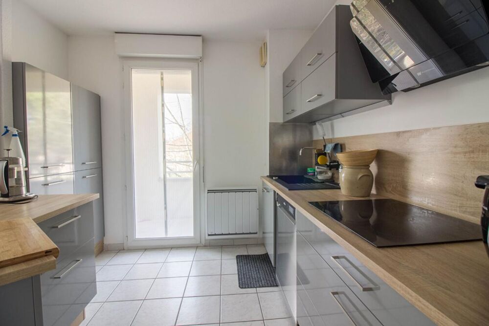 Brive Ouest A LOUER APT T2 de 51.20m2 avec TERRASSE de 9.85m² et PARKING dans résidence avec PISCINE