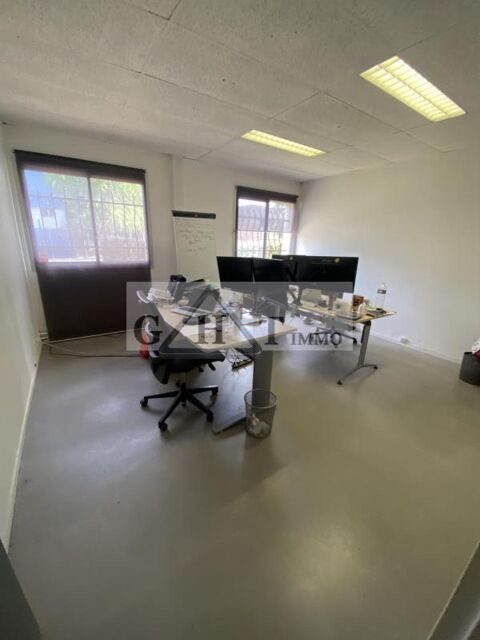   ENTREPOT+BUREAUX 345M² A LOUER NOISY LE GRAND 