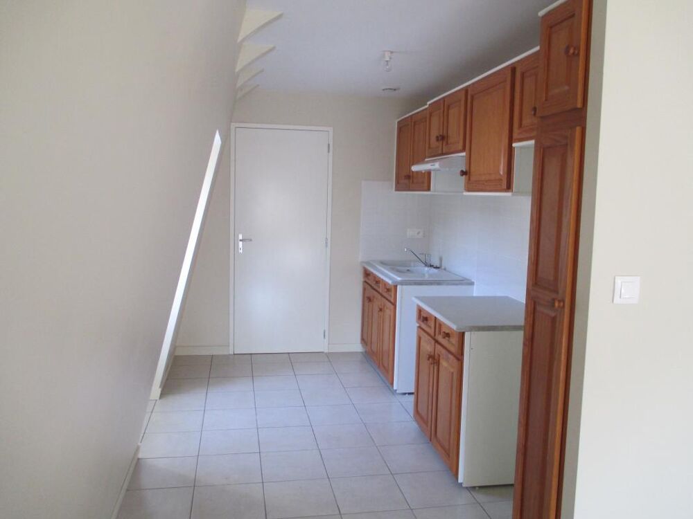Location Appartement A LOUER JOLIE T3DERNIER ETAGE D'UN IMMEUBLE CENTRE VILLE Villefranche de rouergue