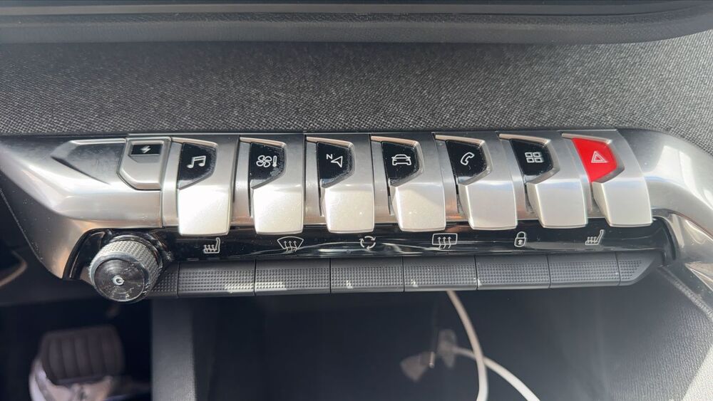 3008 1.6 THP 225 Hybrid e-EAT8 Allure Pack - Automatique 2022 occasion 91540 Mennecy