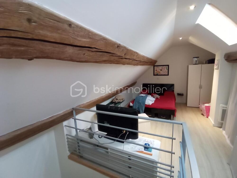 LE CHARME POUR CE SUPERBE APPARTEMENT T2 DUPLEX RECENT AVEC TERRASSE DANS MAISON