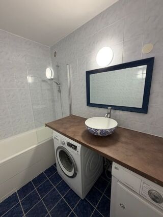  Appartement à louer 3 pièces 65 m²