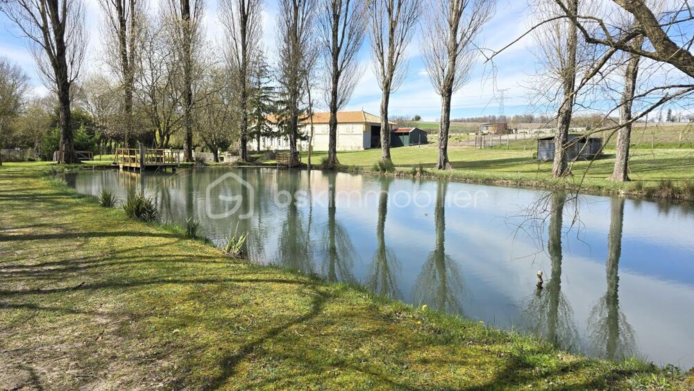 Charentaise de plus de 300m2 avec étang et gite