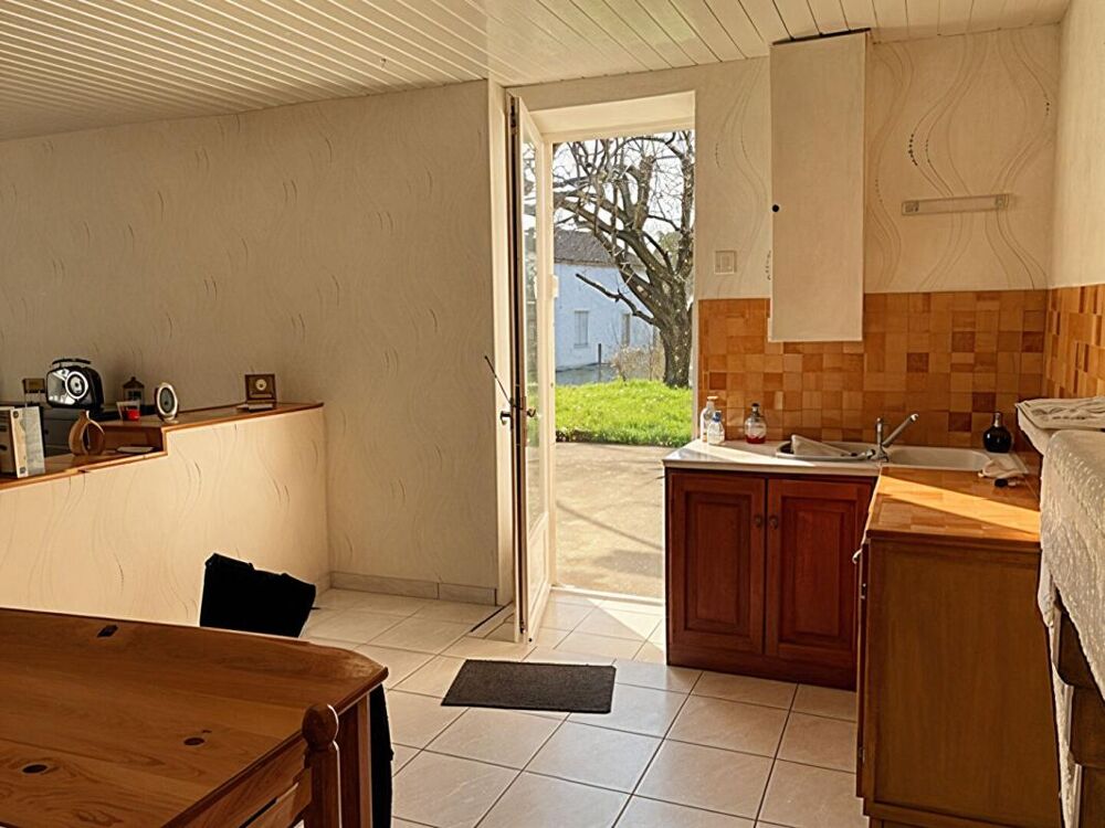 Vente Maison Maison à rénover avec beau potentiel - 105 m² - Proche La Rochelle Longeves