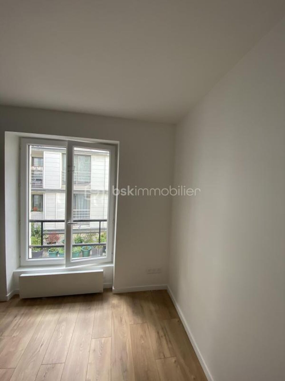 Vente Appartement Petite perle nichée dans un immeuble historique en plein cœur urbain! Paris 18