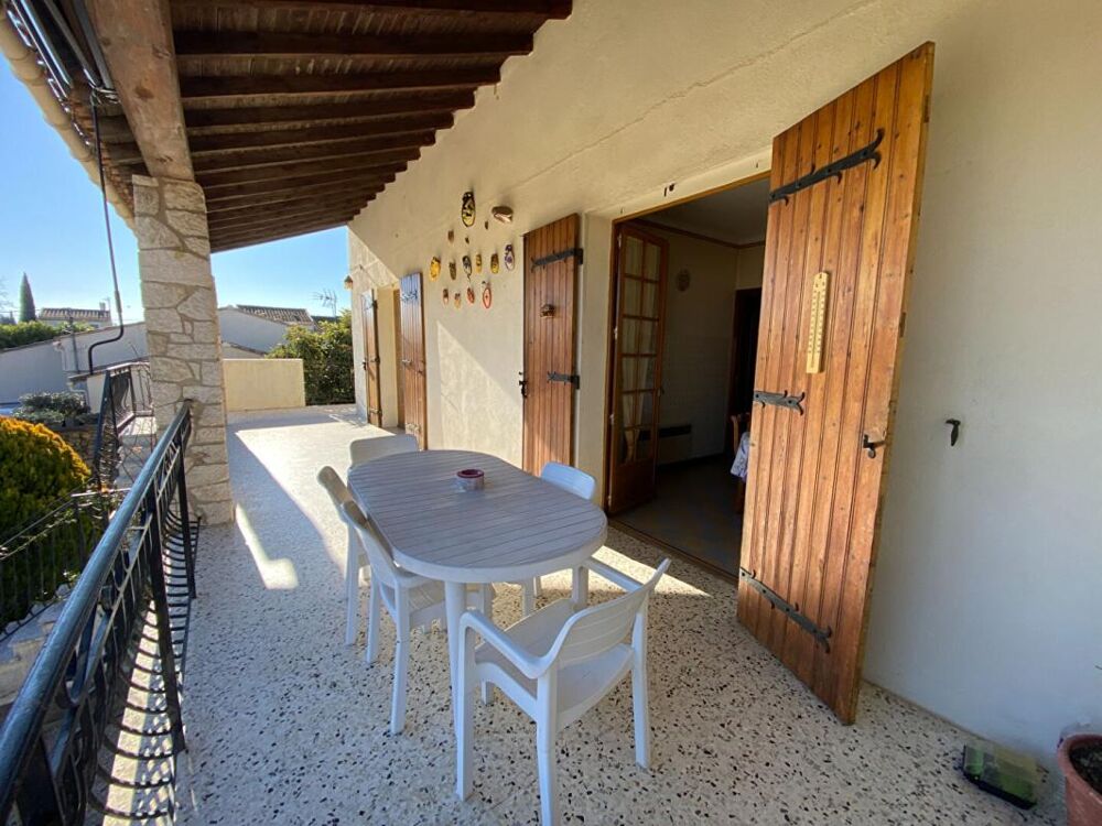 Charmante villa avec piscine au coeur de Grans