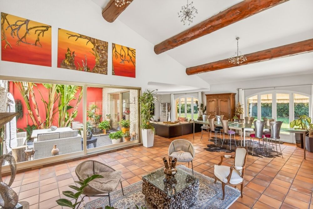 - CHATEAUNEUF LES MARTIGUES (13) - MAISON DE PRESTIGE - T10 - 3 SUITES PARENTALES + 3 CHAMBRES - PISCINE -TERRASSE - PARKING - C