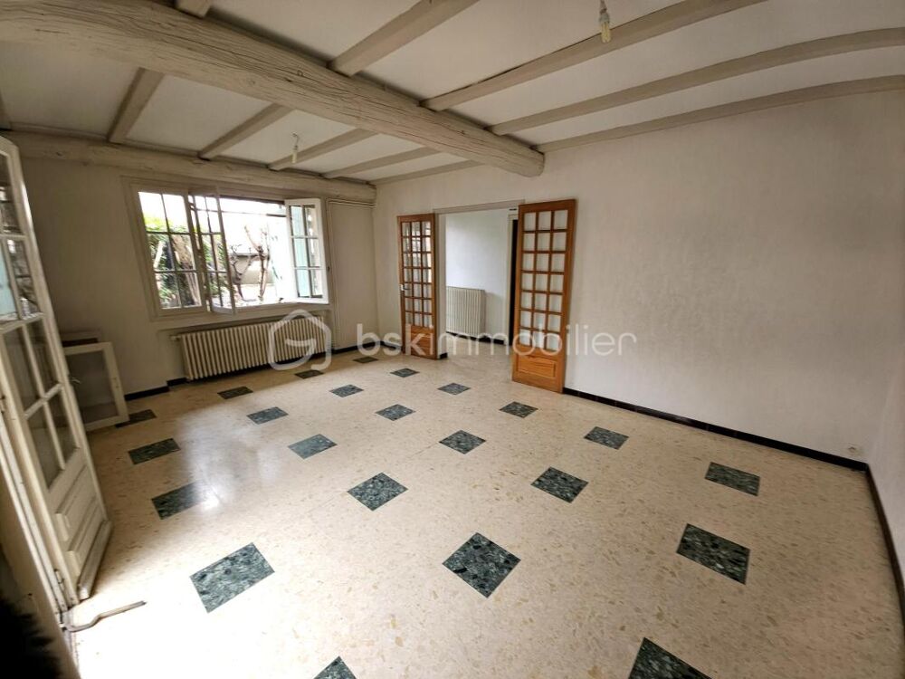 Maison 6 pièces avec extérieur et grand garage