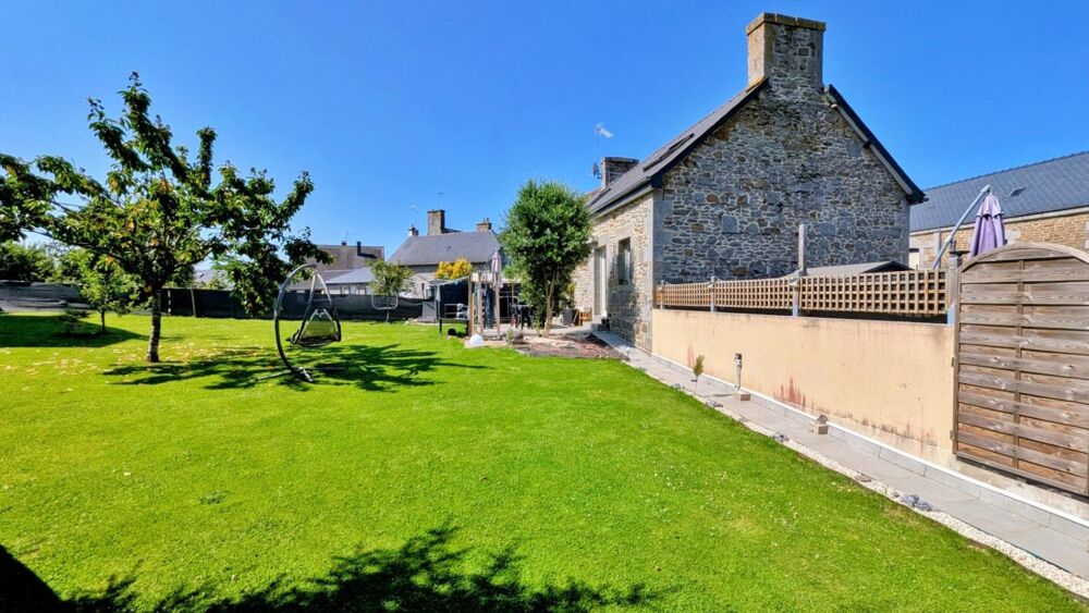 Vente Maison Maison rénovée en pierres 125 m2 à vendre, 6 pièces avec 4 voir 5 chambres, bourg SAINT GERMAIN EN COGLES (35) Saint germain en cogles